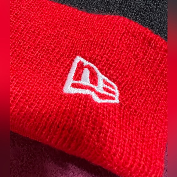 New Era Brand New San Francisco 49ers Pom Beanie Winter Knit Cap SF Niners NWT - Picture 4 of 5